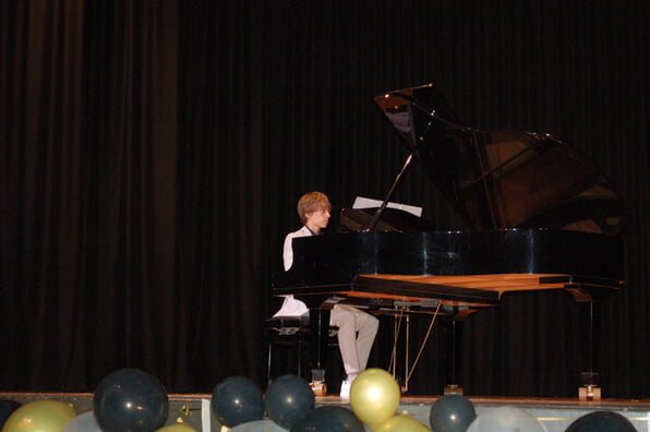 Abschlussfeier Bühnenprogramm Klavierstück