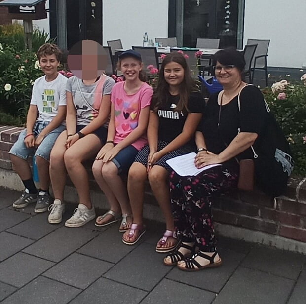 Erste-Hilfe-AG der HRS zu Besuch im Lindenhof-Areal bei der Demenz WG