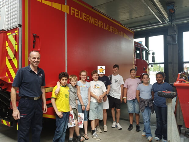 Erste-Hilfe-AG der HRS besucht die Freiwillige Feuerwehr Lauffen